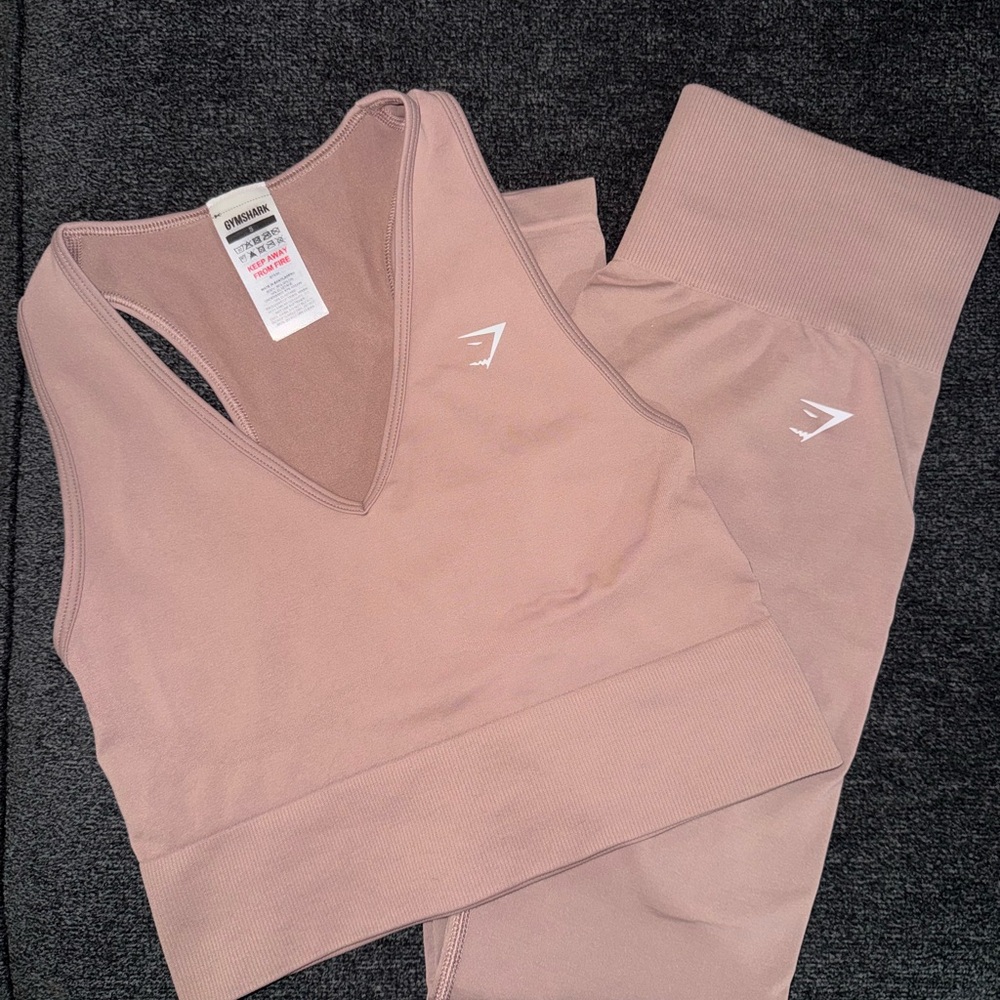 Gymshark Women's chestnut pink Set NEVER WORN